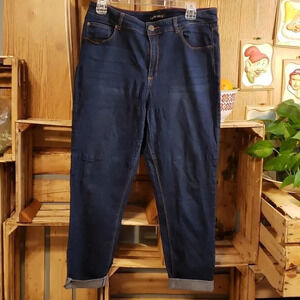 Fashion Nova Blue jeans  Stretchy material SZ 15